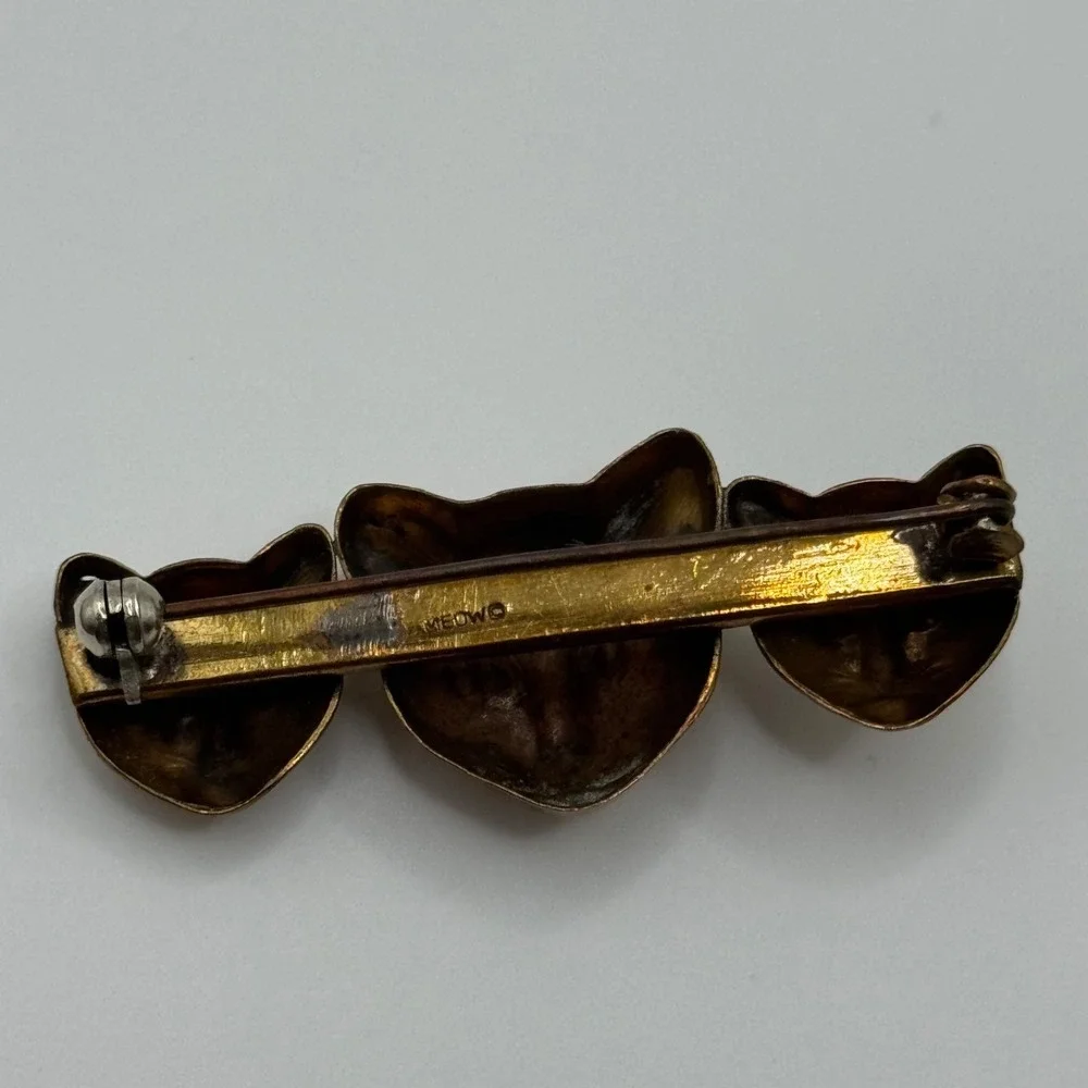Vintage Meow Signed Cat Kitten Brooch Pin